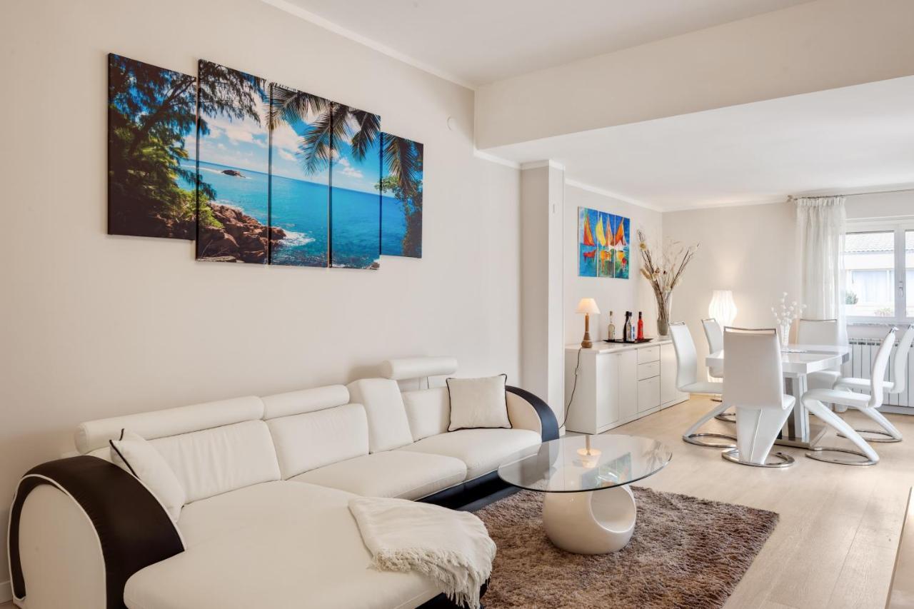Apartament Luni Mare Bright Terrace Flat With Parking Marinella di Sarzana Zewnętrze zdjęcie