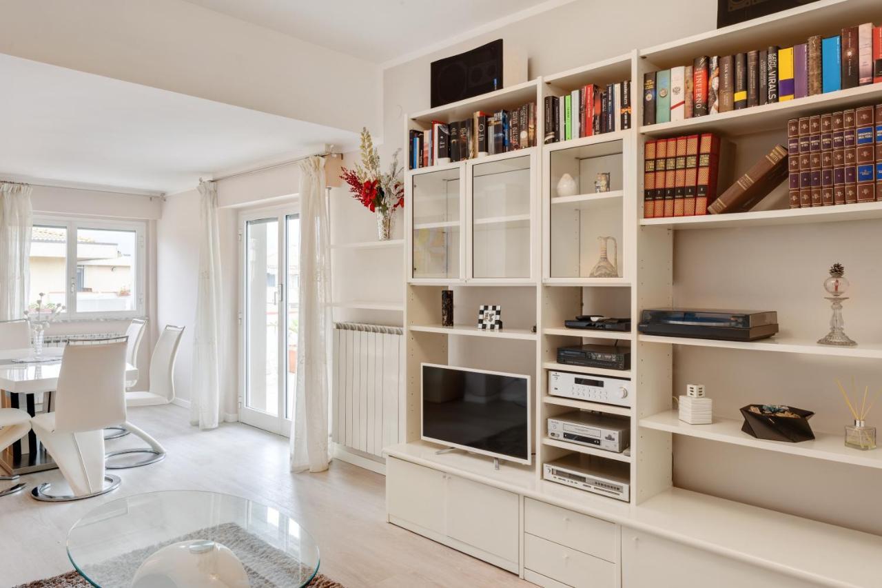 Apartament Luni Mare Bright Terrace Flat With Parking Marinella di Sarzana Zewnętrze zdjęcie